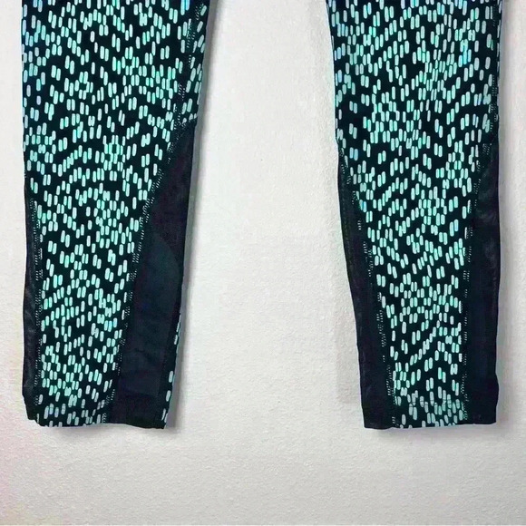 Nike Women’s Pro Geometric Dri-Fit Black Teal 3/4 Leggings Size XS - Picture 5 of 16